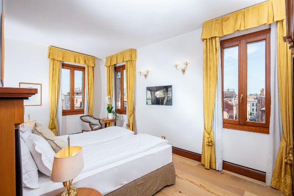 All’Angelo Art Hotel image 3